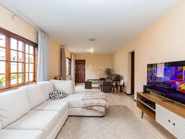 Casa com 263m² 5 quartos e 4 banheiros, à venda, no bairro CAJURU em Curitiba