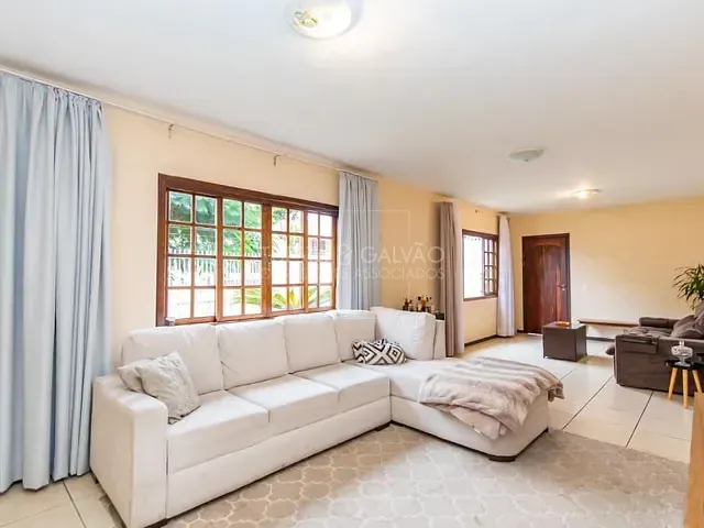 Casa com 263m² 5 quartos e 4 banheiros, à venda, no bairro CAJURU em Curitiba