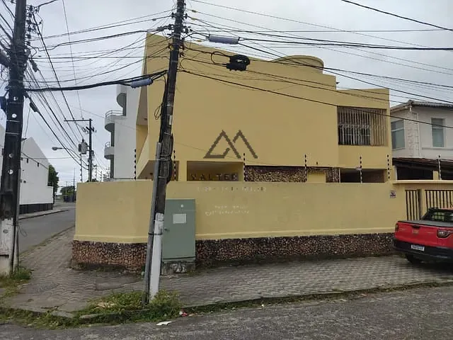 Casa à venda ou para alugar, no bairro Cidade Nova em Ilhéus