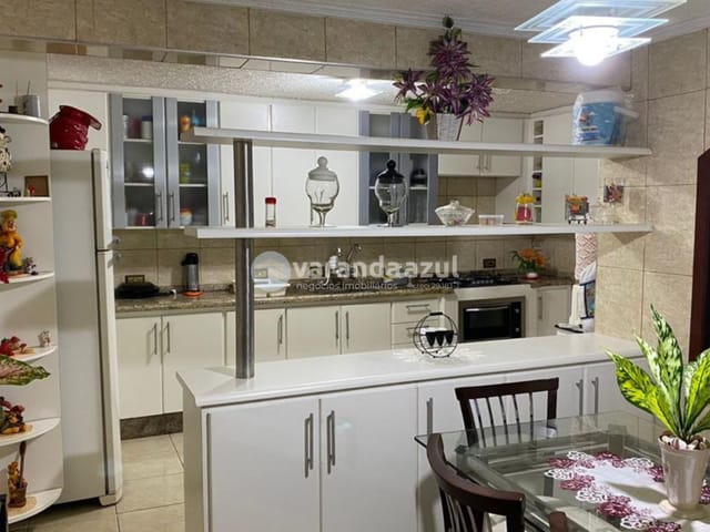 Casa com 300m² 4 quartos e 3 banheiros, à venda, no bairro Jardim Camargo Novo em São Paulo