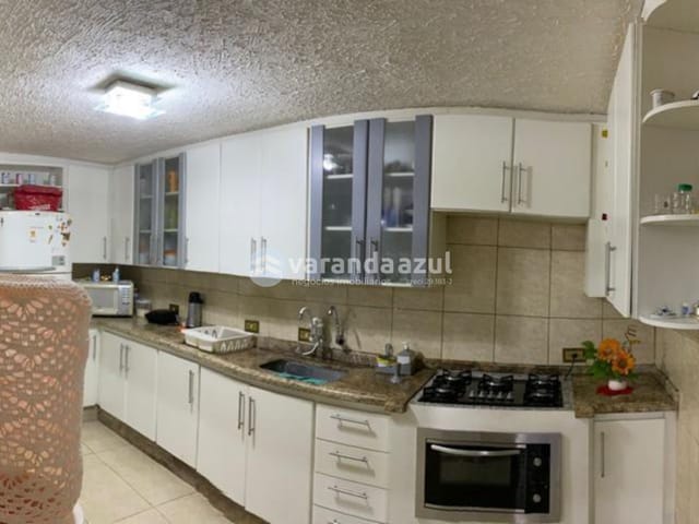 Casa com 300m² 4 quartos e 3 banheiros, à venda, no bairro Jardim Camargo Novo em São Paulo