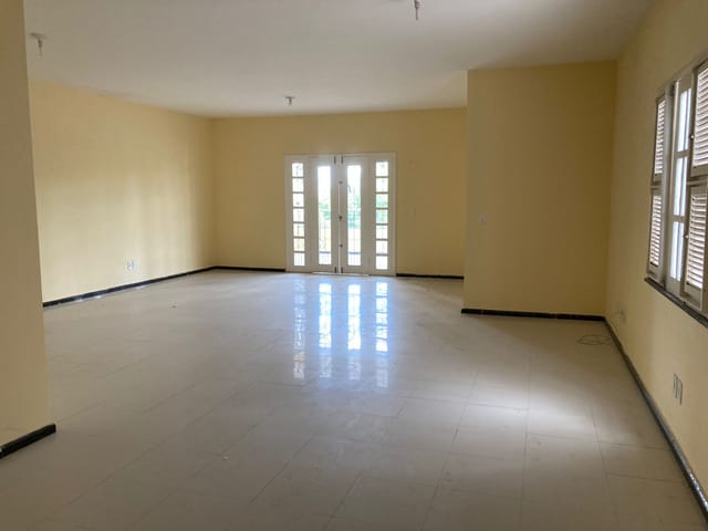 Casa com 200m² 4 quartos e 3 banheiros, para alugar, no bairro Junco em Sobral