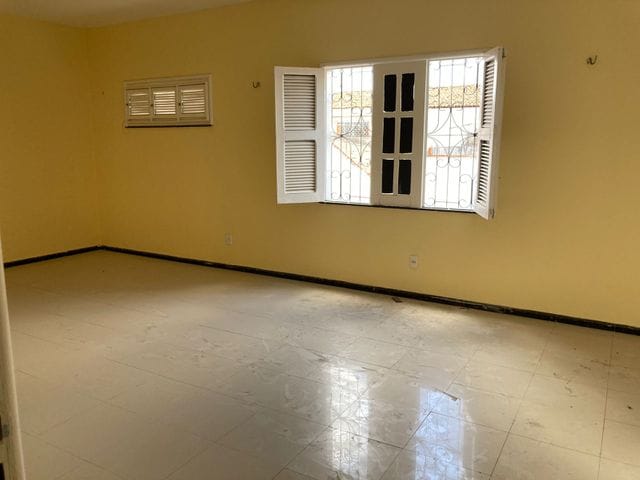 Casa com 200m² 4 quartos e 3 banheiros, para alugar, no bairro Junco em Sobral
