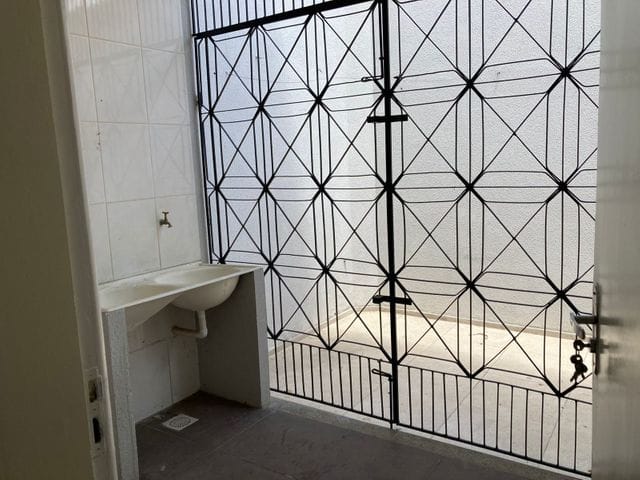 Casa com 200m² 4 quartos e 3 banheiros, para alugar, no bairro Junco em Sobral