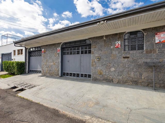 Sobrado 5 quartos e 3 banheiros, à venda, no bairro Seminário em Curitiba