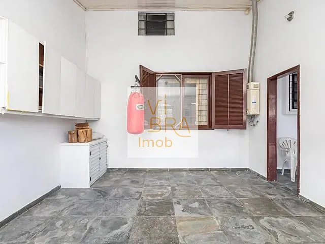 Sobrado 5 quartos e 3 banheiros, à venda, no bairro Seminário em Curitiba