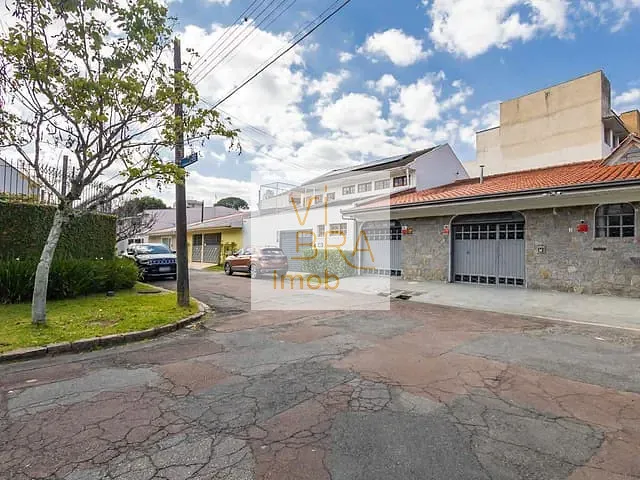 Sobrado 5 quartos e 3 banheiros, à venda, no bairro Seminário em Curitiba