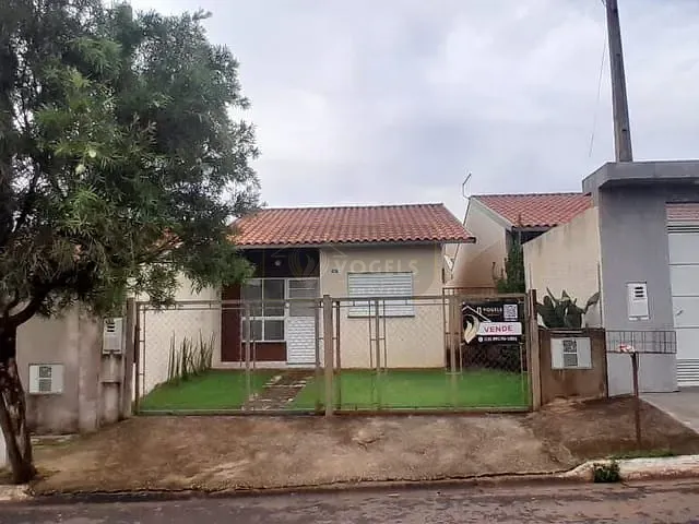 Casa 2 quartos e 1 banheiro, à venda, no bairro Residencial Van Den Broek em Holambra