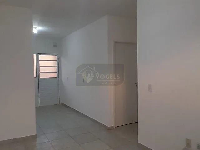 Casa 2 quartos e 1 banheiro, à venda, no bairro Residencial Van Den Broek em Holambra