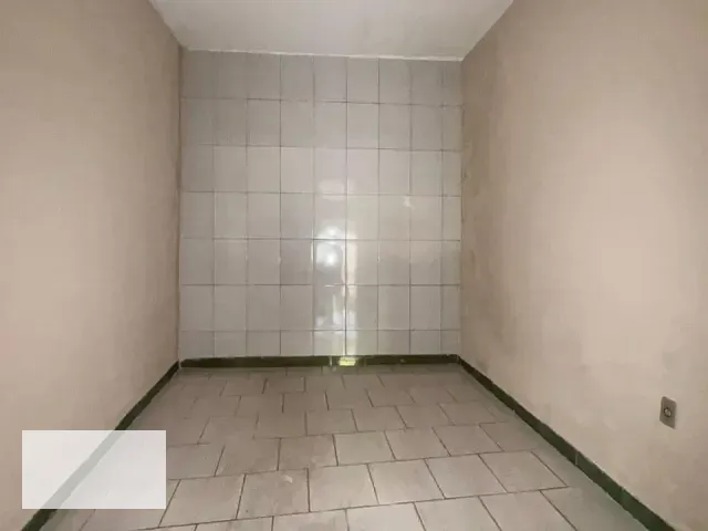 Casa 2 quartos e 1 banheiro, para alugar, no bairro Centro em Santos Dumont