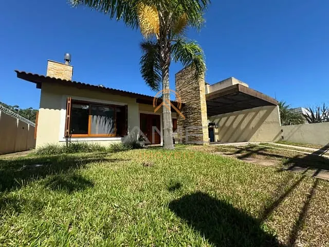 Casa com 500m² 3 quartos e 4 banheiros, à venda, no bairro Laranjal em Pelotas