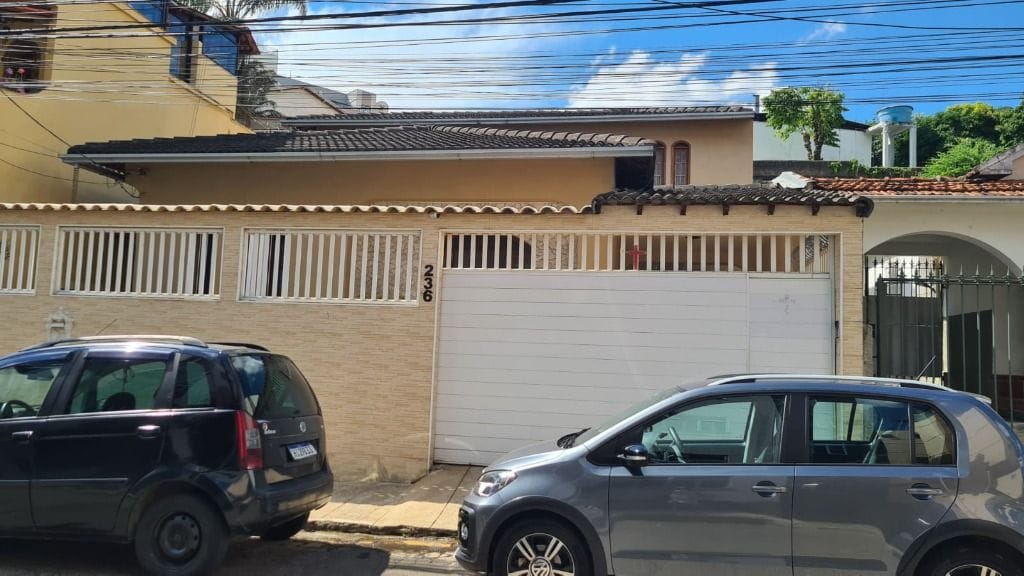 Casa à Venda em Jardim Glória