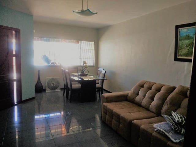 Casa com 180m² 4 quartos e 2 banheiros, à venda, no bairro Riviera Fluminense em Macaé