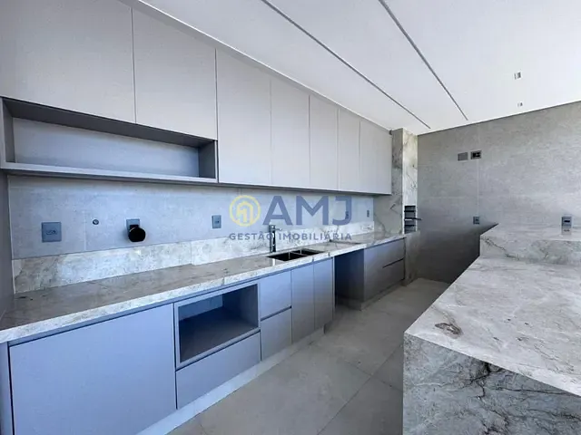 Casa com 357m² 3 quartos e 3 banheiros, à venda, no bairro Jardim Helvécia em Aparecida de Goiânia