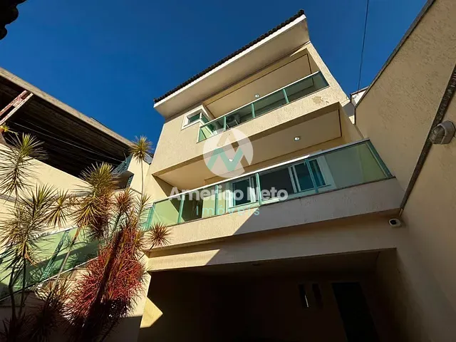 Sobrado com 280m² 3 quartos e 5 banheiros, à venda, no bairro Olímpico em São Caetano do Sul
