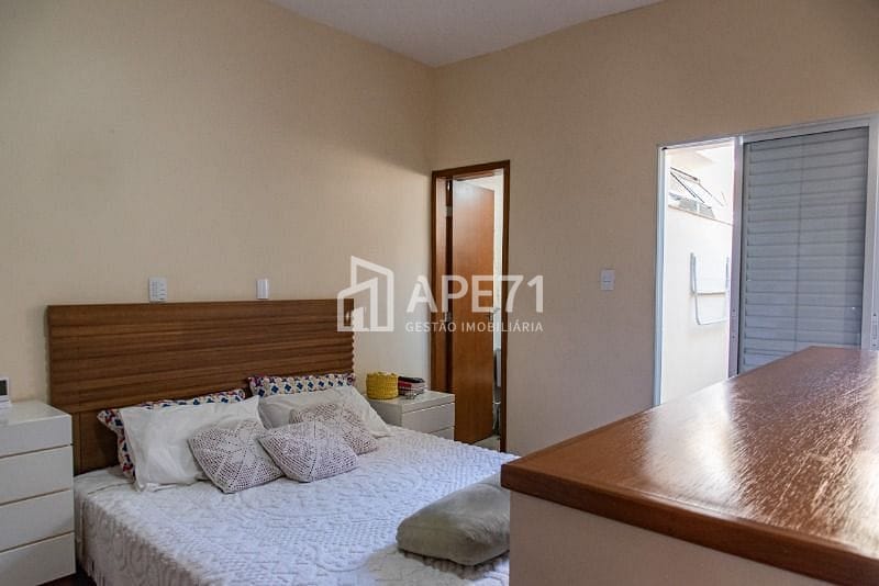 Casa à venda com 2 quartos, 120m² - Foto 12