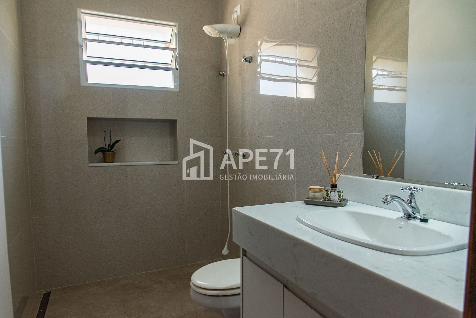 Casa à venda com 2 quartos, 120m² - Foto 14