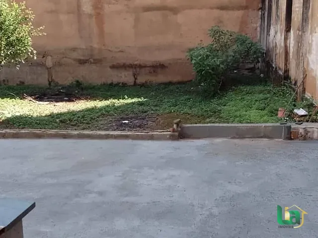 Casa para alugar, no bairro Barra em Muriaé