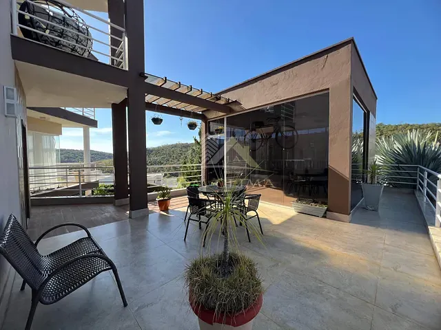 Casa 3 quartos e 1 banheiro, à venda, no bairro Grama em Juiz de Fora