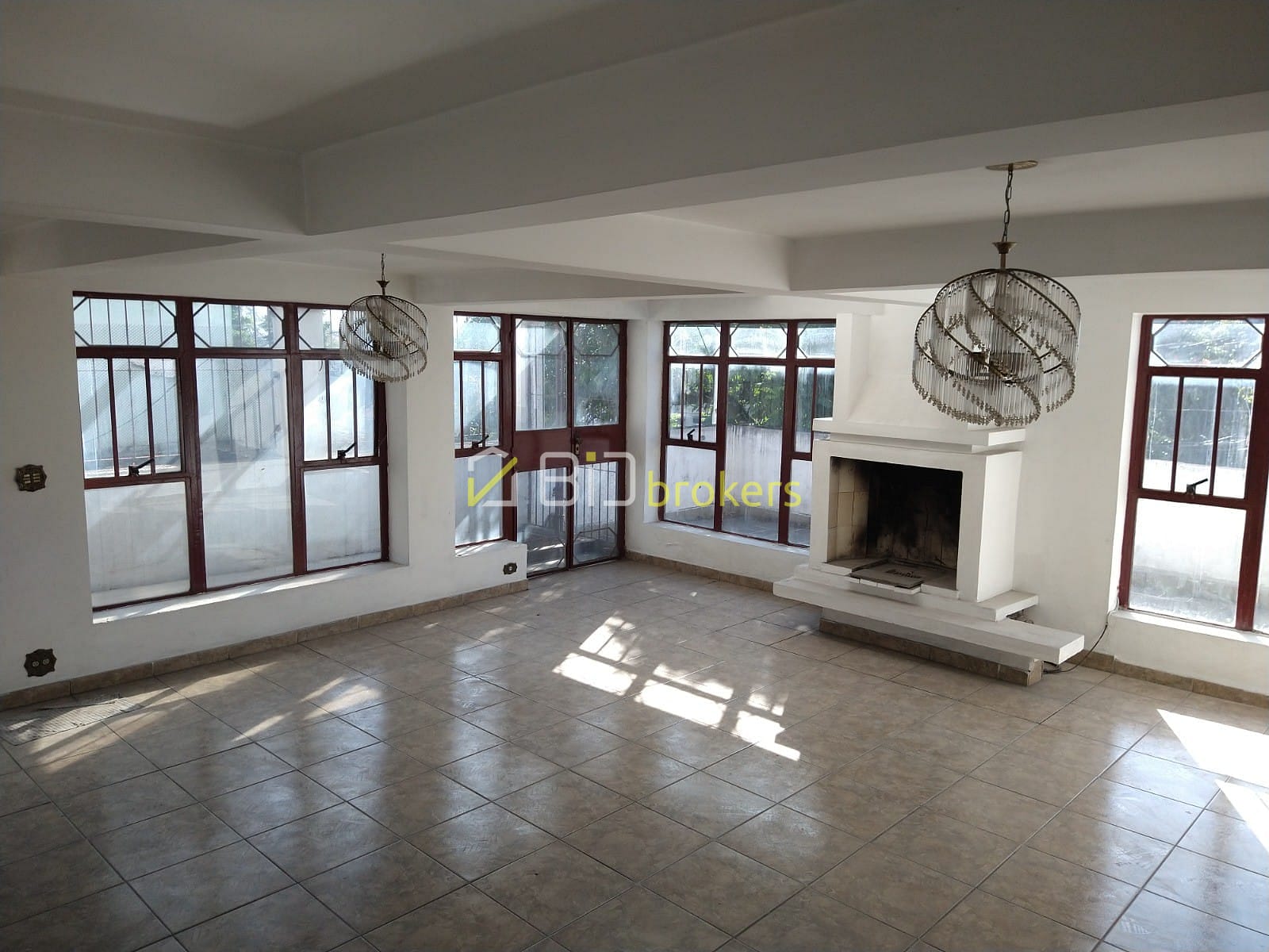 Casa, 5 quartos, 323 m² - Foto 2