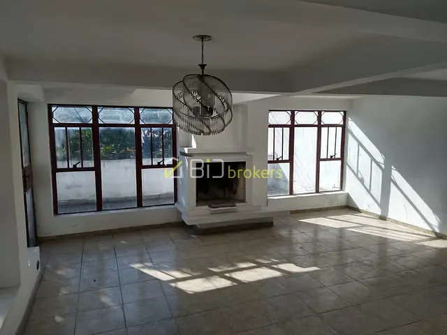 Casa com 130m² 5 quartos e 4 banheiros, à venda, no bairro Parque Continental em São Paulo