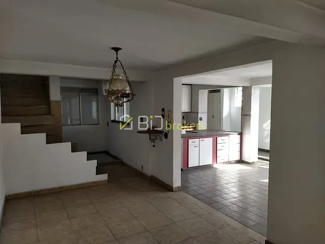 Casa com 130m² 5 quartos e 4 banheiros, à venda, no bairro Parque Continental em São Paulo