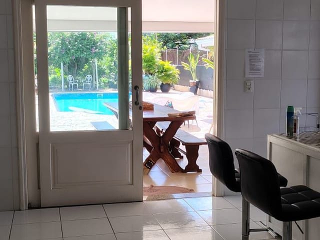 Casa com 1540m² 8 quartos e 7 banheiros, à venda ou para alugar, no bairro Loteamento Jardim Morumbi em Atibaia