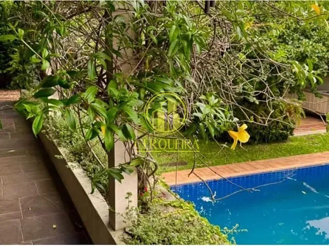 Casa com 615m² 5 quartos e 6 banheiros, à venda, no bairro Jardim Leonor em São Paulo