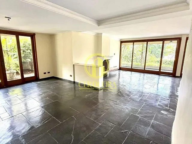 Casa com 615m² 5 quartos e 6 banheiros, à venda, no bairro Jardim Leonor em São Paulo