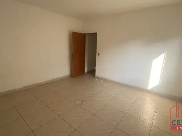 Casa com 83m² 2 quartos e 1 banheiro, para alugar, no bairro Vila Lacerda em Jundiaí