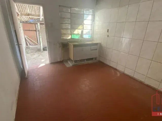 Casa com 83m² 2 quartos e 1 banheiro, para alugar, no bairro Vila Lacerda em Jundiaí