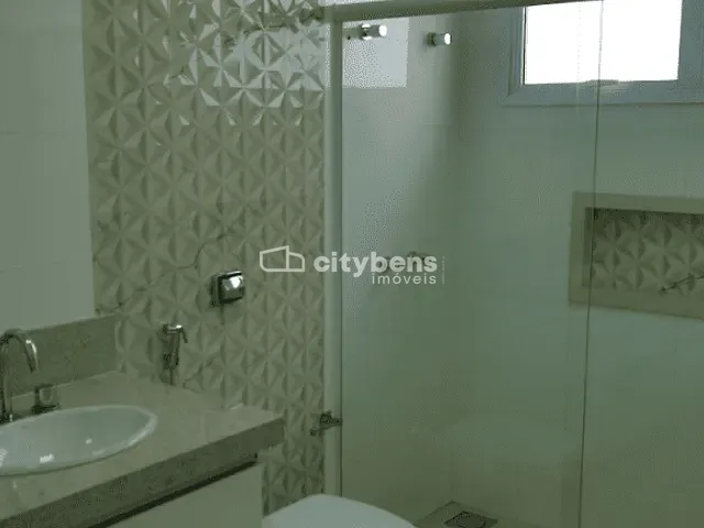 Casa 3 quartos e 5 banheiros, à venda, no bairro Aeroporto em Araçatuba