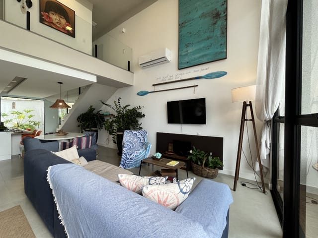 Casa 3 quartos e 5 banheiros, à venda, no bairro Praia de Armação em Penha