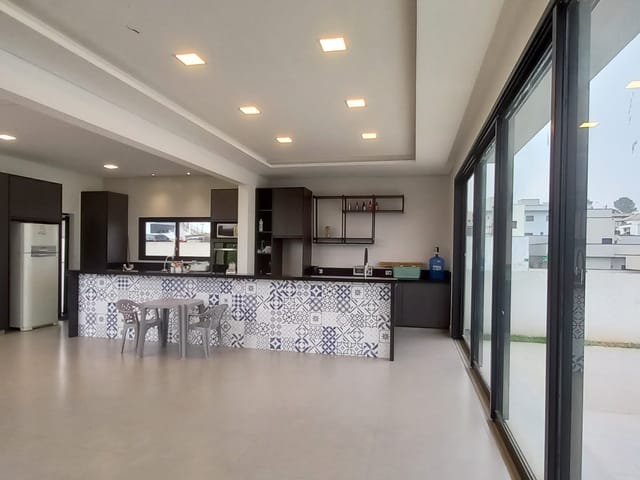 Casa com 330m² 4 quartos e 4 banheiros, à venda, no bairro Residencial Saint Paul em Itu