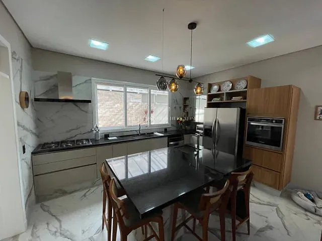 Casa com 570m² 3 quartos e 6 banheiros, à venda, no bairro Chácara Malota em Jundiaí