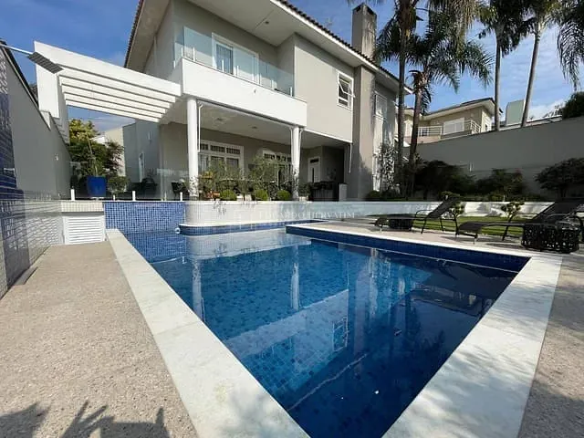 Casa com 570m² 3 quartos e 6 banheiros, à venda, no bairro Chácara Malota em Jundiaí