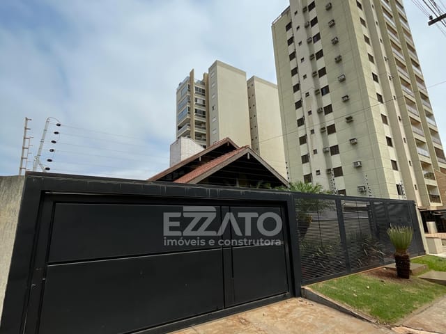 Sobrado com 330m² 4 quartos e 4 banheiros, à venda, no bairro Jardim América em Dourados