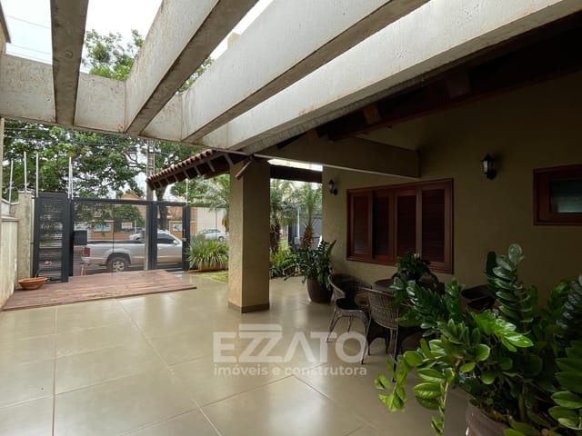 Sobrado com 330m² 4 quartos e 4 banheiros, à venda, no bairro Jardim América em Dourados