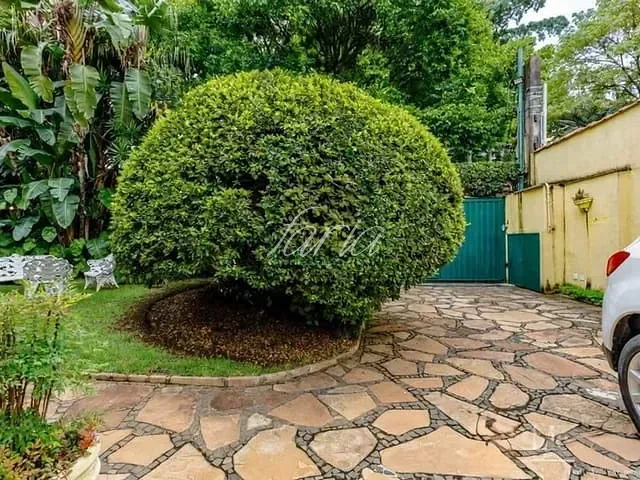 Casa 3 quartos e 6 banheiros, para alugar, no bairro Jardim América em São Paulo