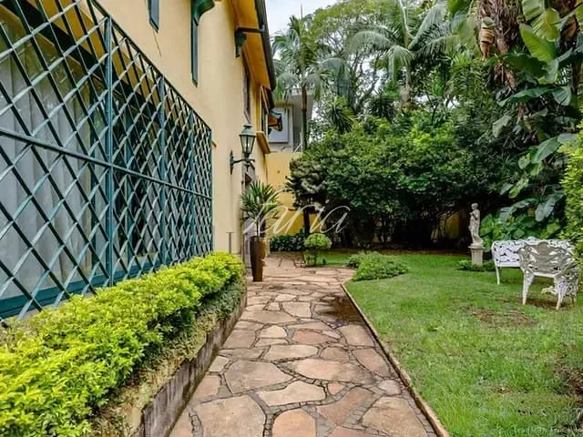 Casa 3 quartos e 6 banheiros, para alugar, no bairro Jardim América em São Paulo