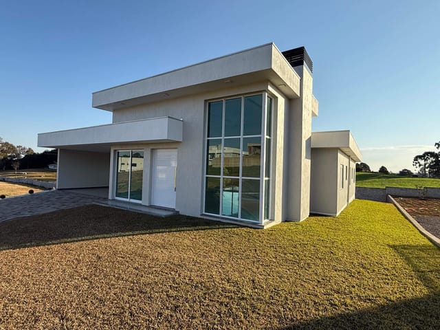 Casa com 210m² 3 quartos e 3 banheiros, à venda, no bairro Paraiso em Vila Flores