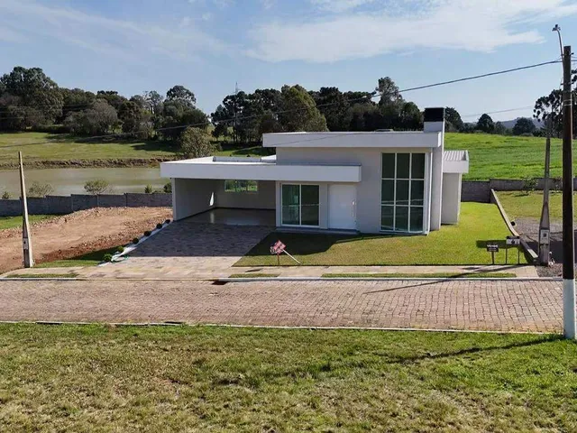Casa com 210m² 3 quartos e 3 banheiros, à venda, no bairro Paraiso em Vila Flores