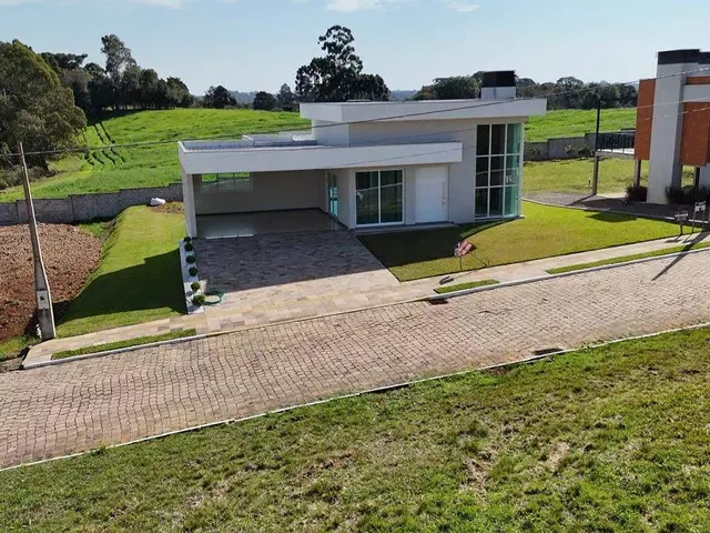 Casa com 210m² 3 quartos e 3 banheiros, à venda, no bairro Paraiso em Vila Flores