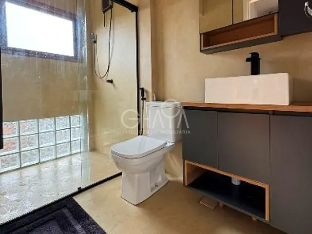 Casa à venda ou para alugar, no bairro Barra Funda em São Paulo