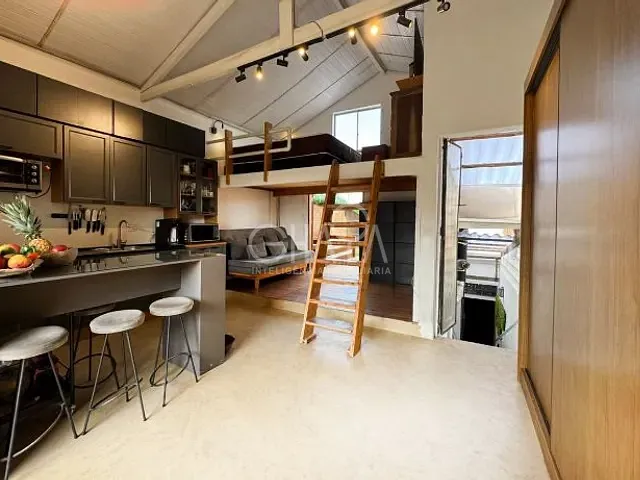 Casa à venda ou para alugar, no bairro Barra Funda em São Paulo
