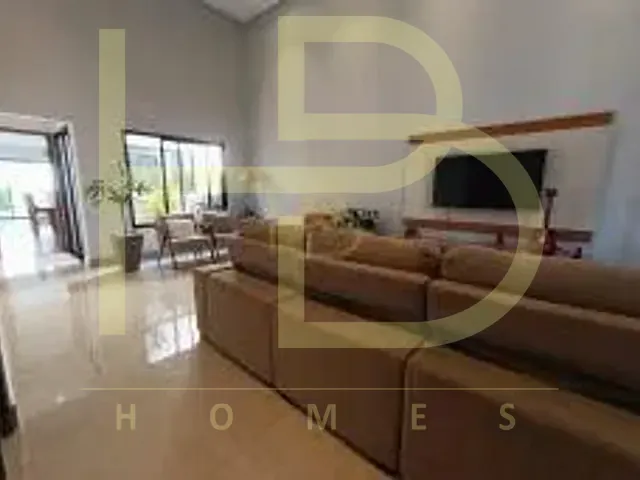 Casa com 250m² 3 quartos e 2 banheiros, à venda, no bairro Wanel Ville em Sorocaba