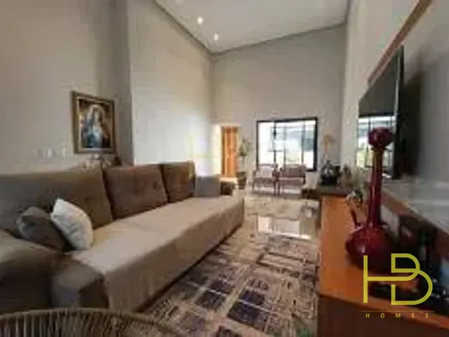 Casa com 250m² 3 quartos e 2 banheiros, à venda, no bairro Wanel Ville em Sorocaba