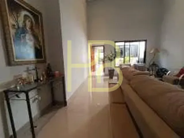 Casa com 250m² 3 quartos e 2 banheiros, à venda, no bairro Wanel Ville em Sorocaba