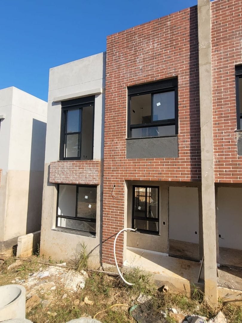 Casa, 3 quartos, 92 m² - Foto 1