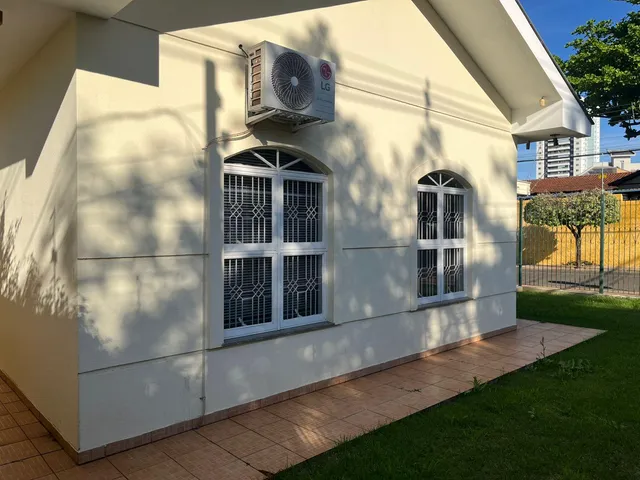 Casa com 320m² 3 quartos e 4 banheiros, para alugar, no bairro Guanabara em Londrina